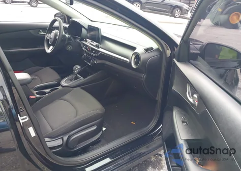 2019 Kia Forte Lxs z USA, uszkodzony, nr VIN 3KPF24AD6KE044804